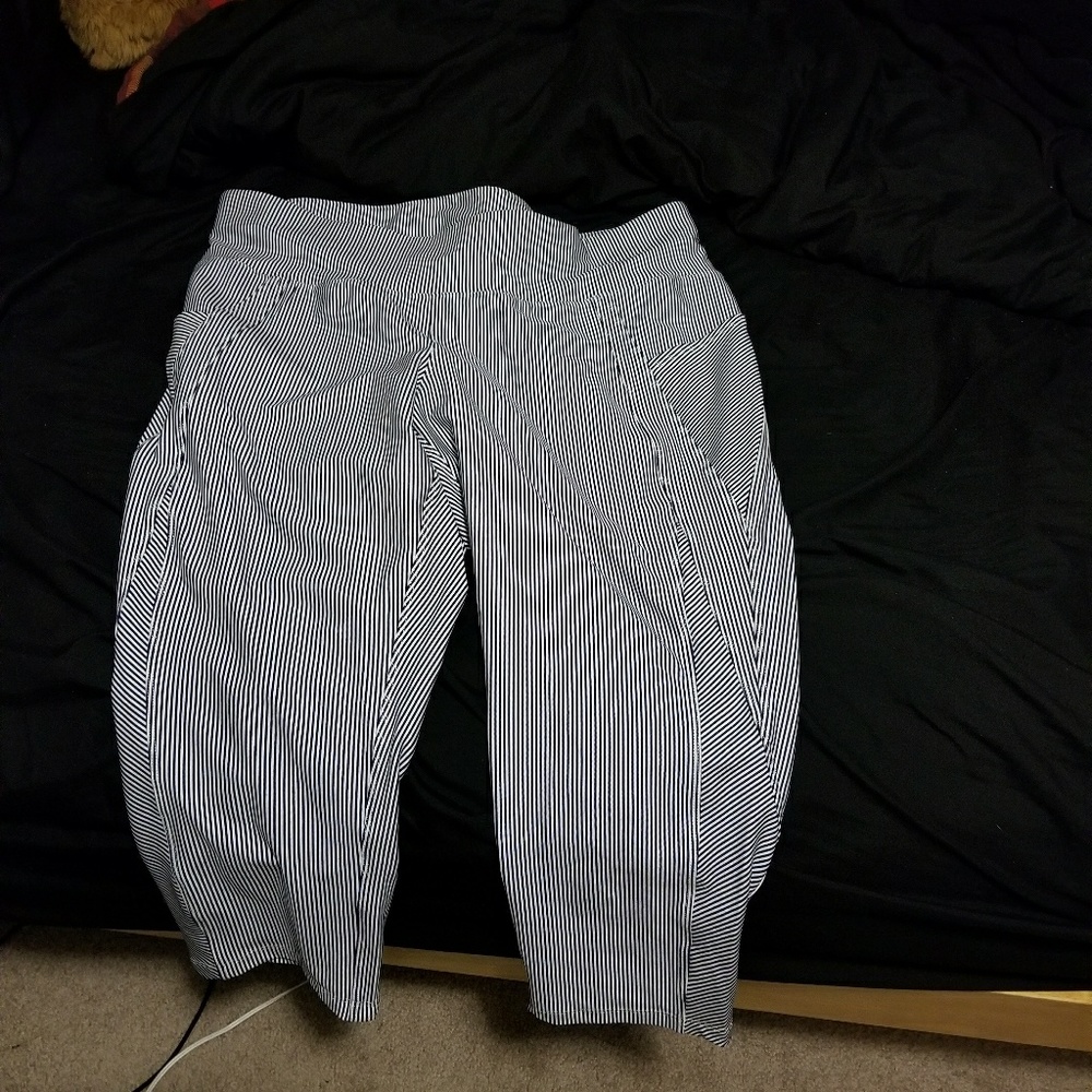 Lane Bryant Capri Leggings 18/20 with pockets!
